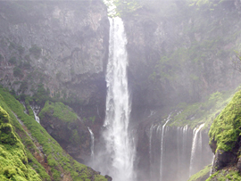 華厳の滝